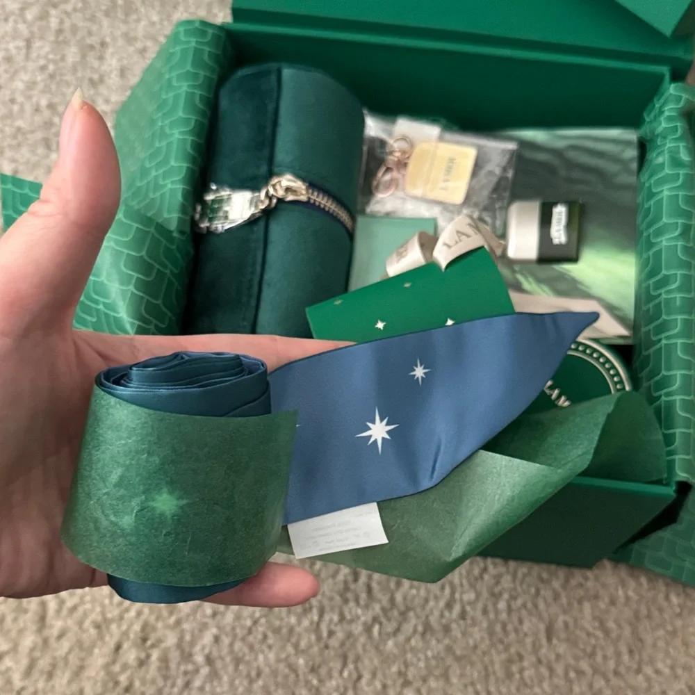 La Mer Skincare holiday gift Collection - Picture 14 of 15
